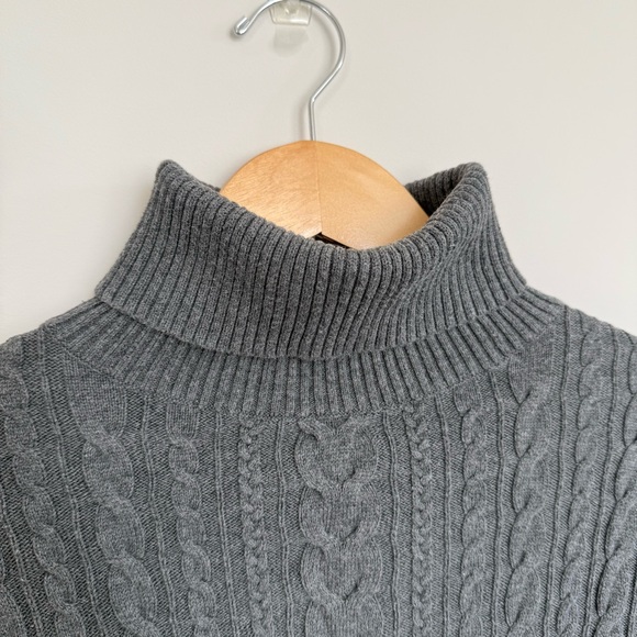 Lands’ End Grey Cable Knit Turtleneck Sweater 100% Cotton Size Medium - Picture 3 of 11